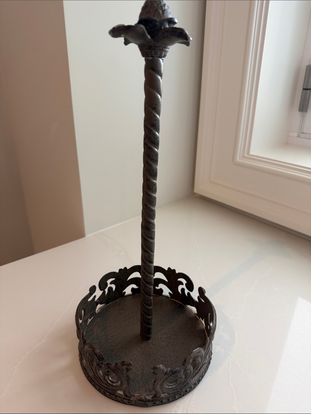 GG collection Brown Ornate Metal Paper Towel Stand.